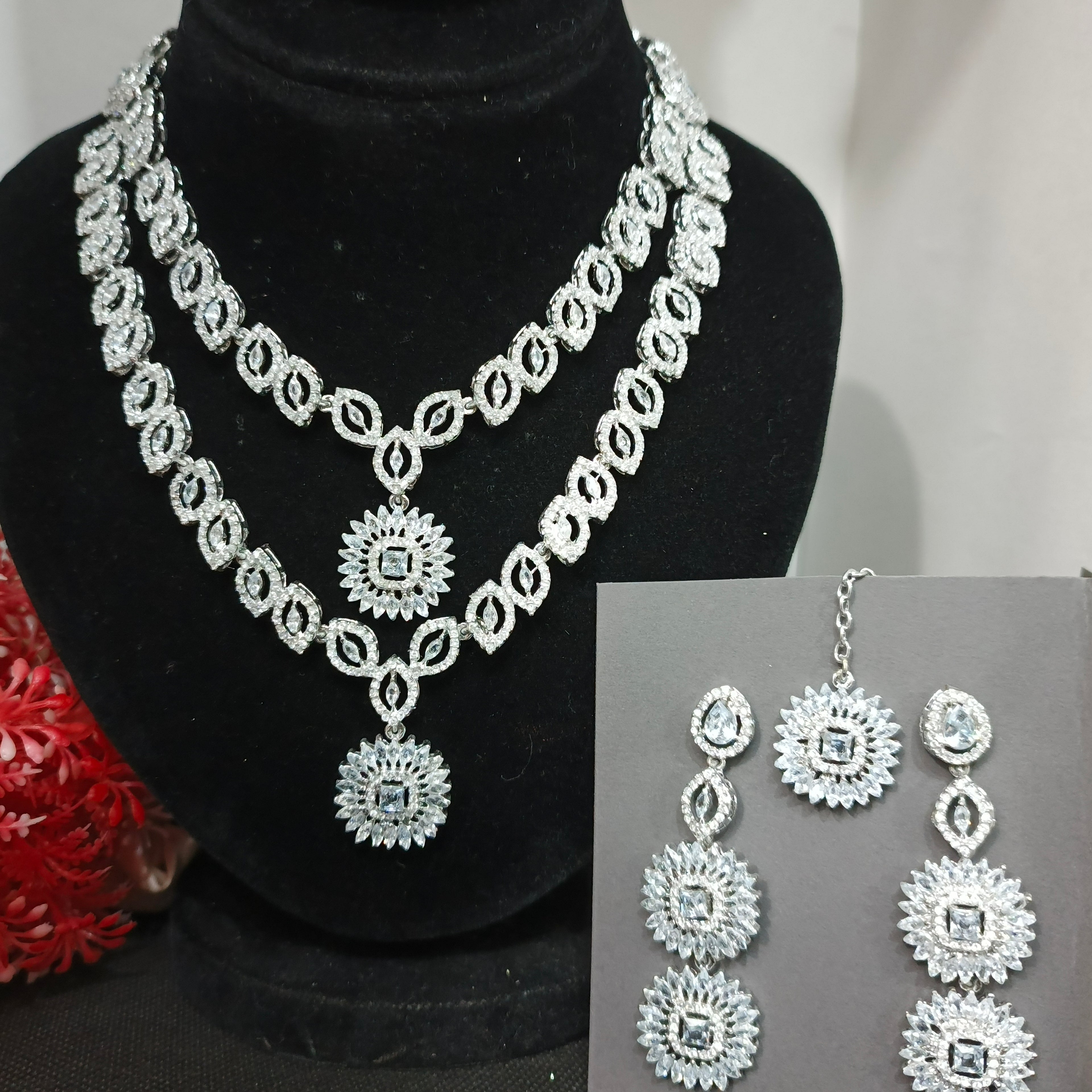 Double Layered Zircon Set