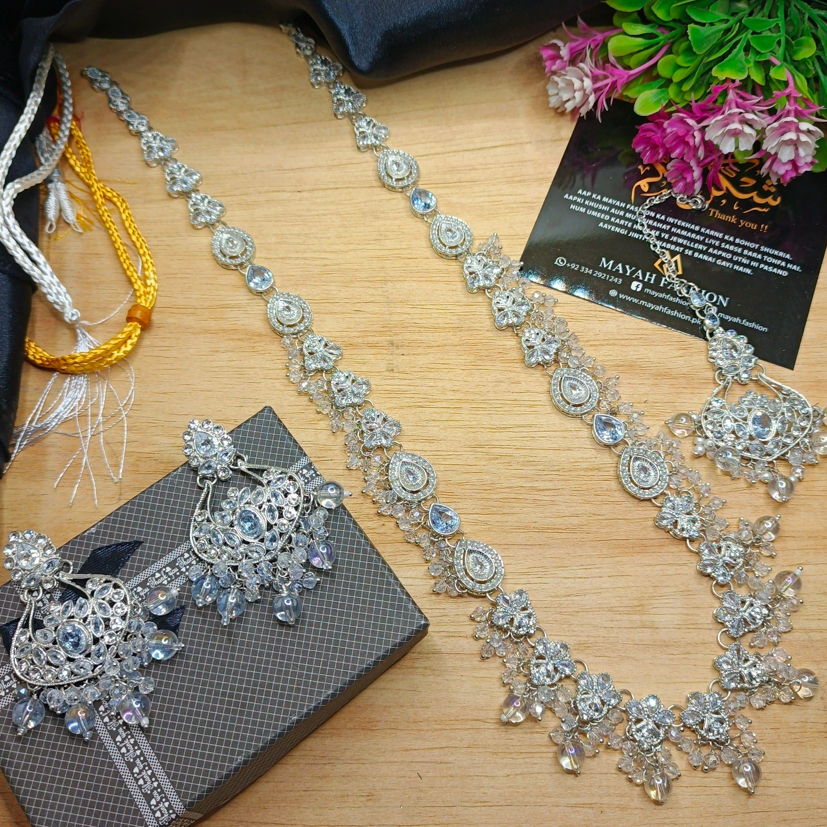 Long Necklace with earrings and teeka