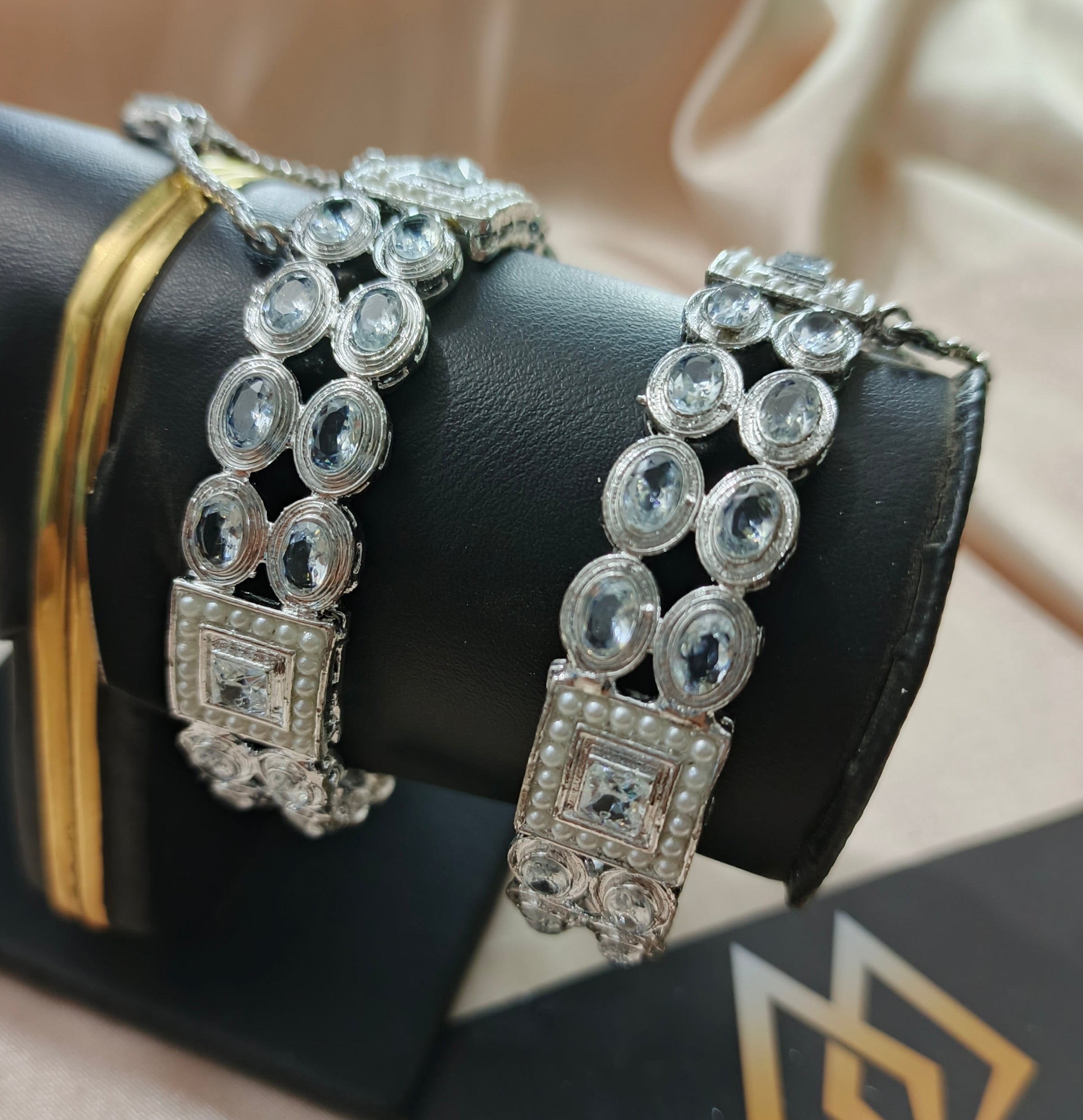 Openable Bangles #097