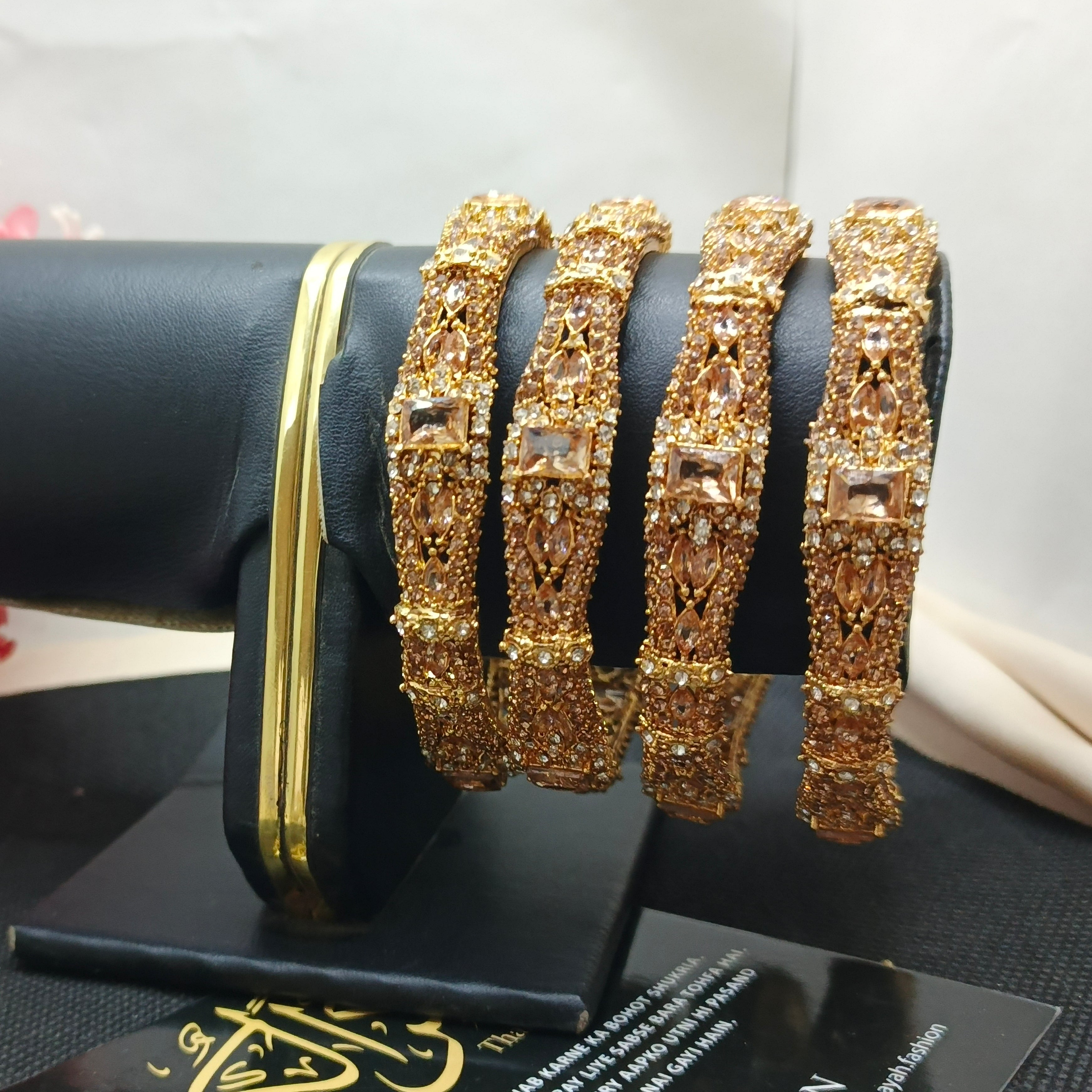 Set of 4 zircon bangles