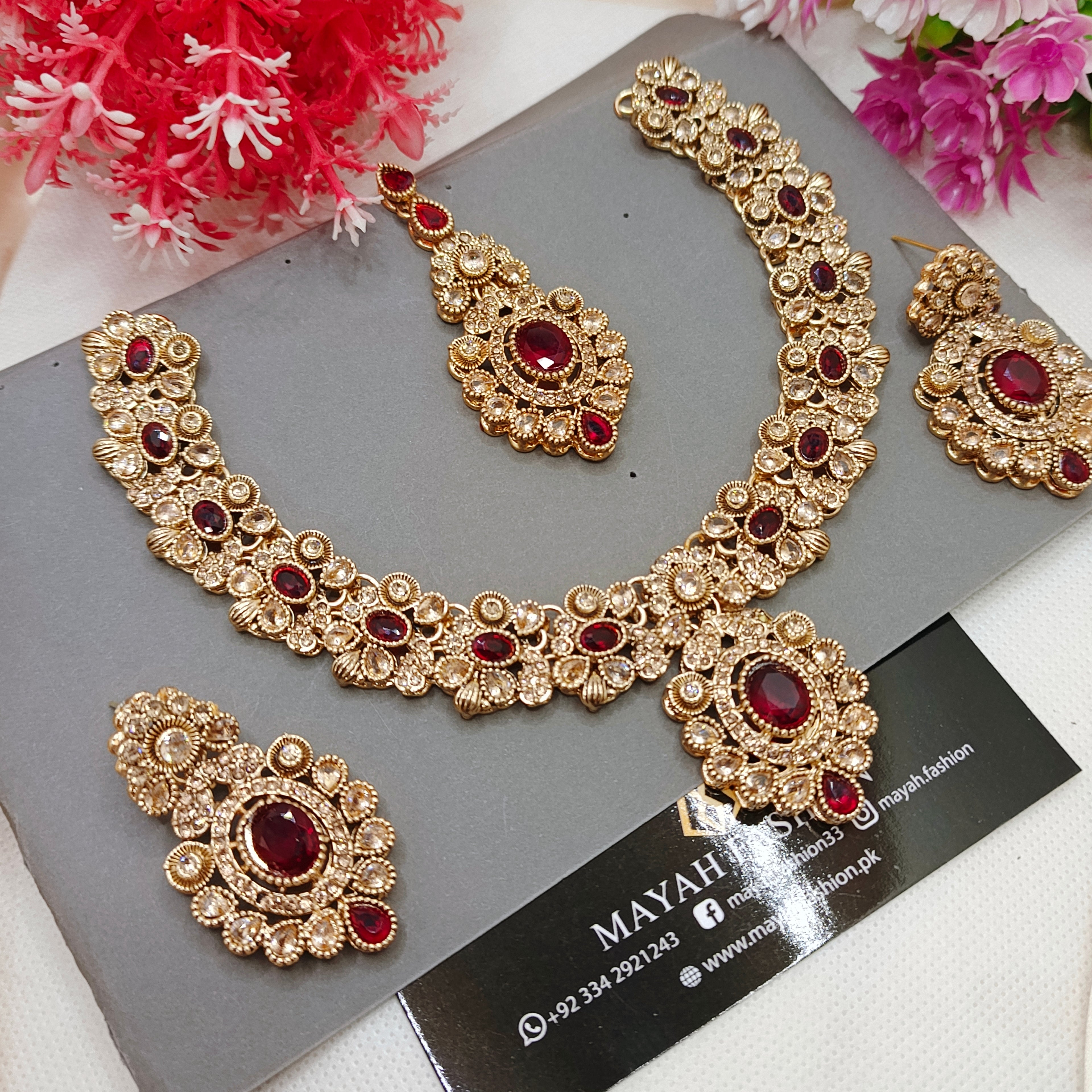 Manjoos Jewellery Set