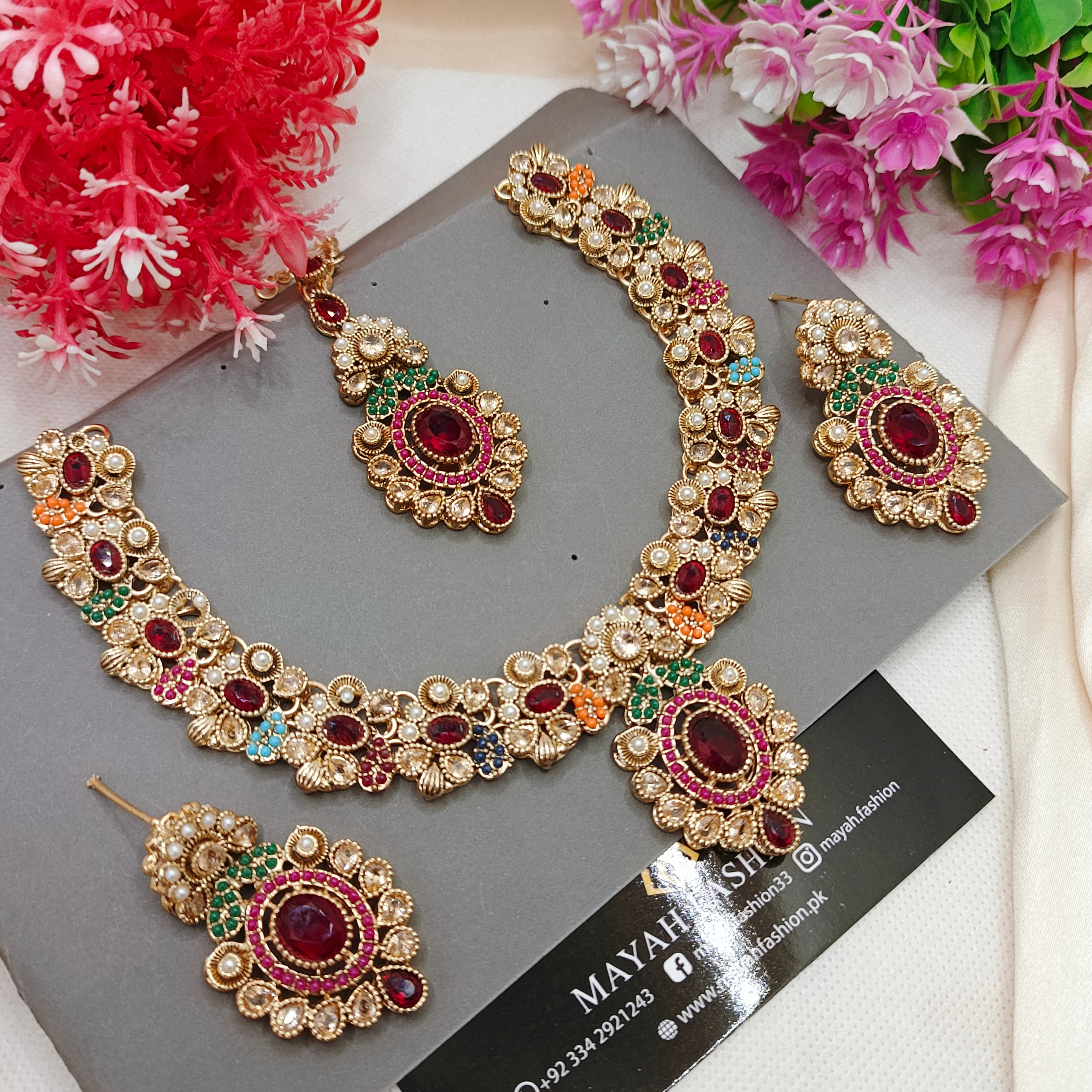 Manjoos Jewellery Set