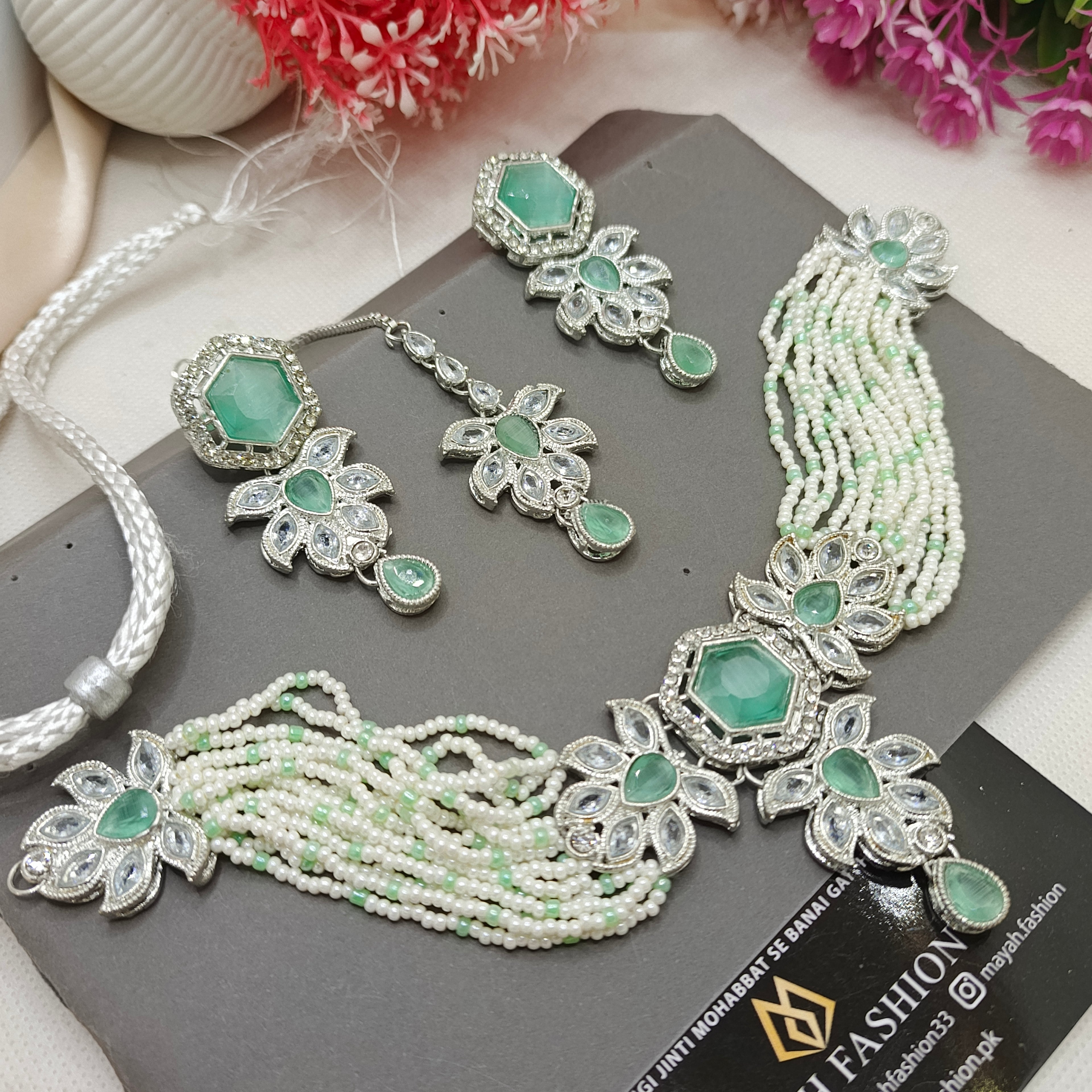 Peroi Chokar set