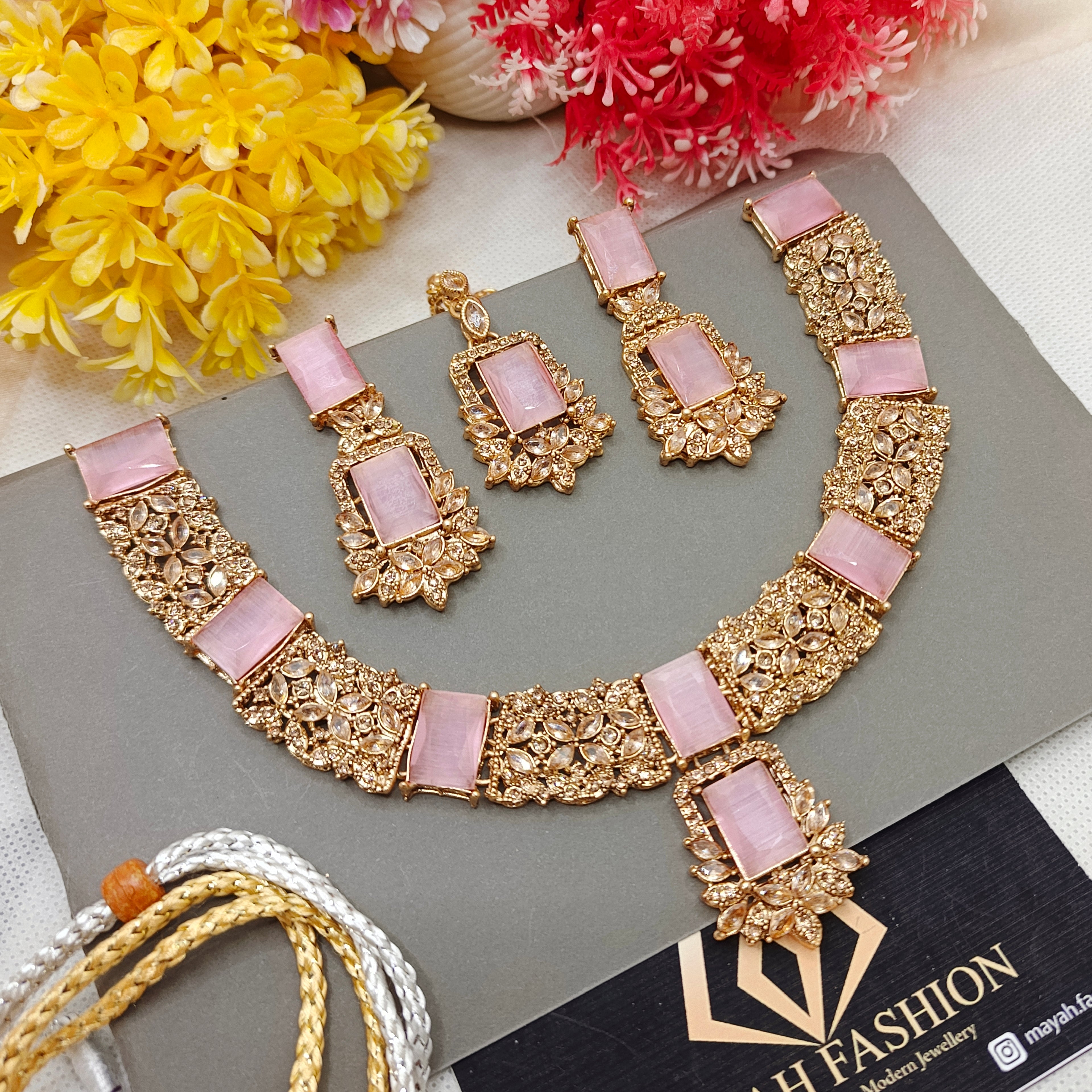 Ayeza Khan signature jewellery Set