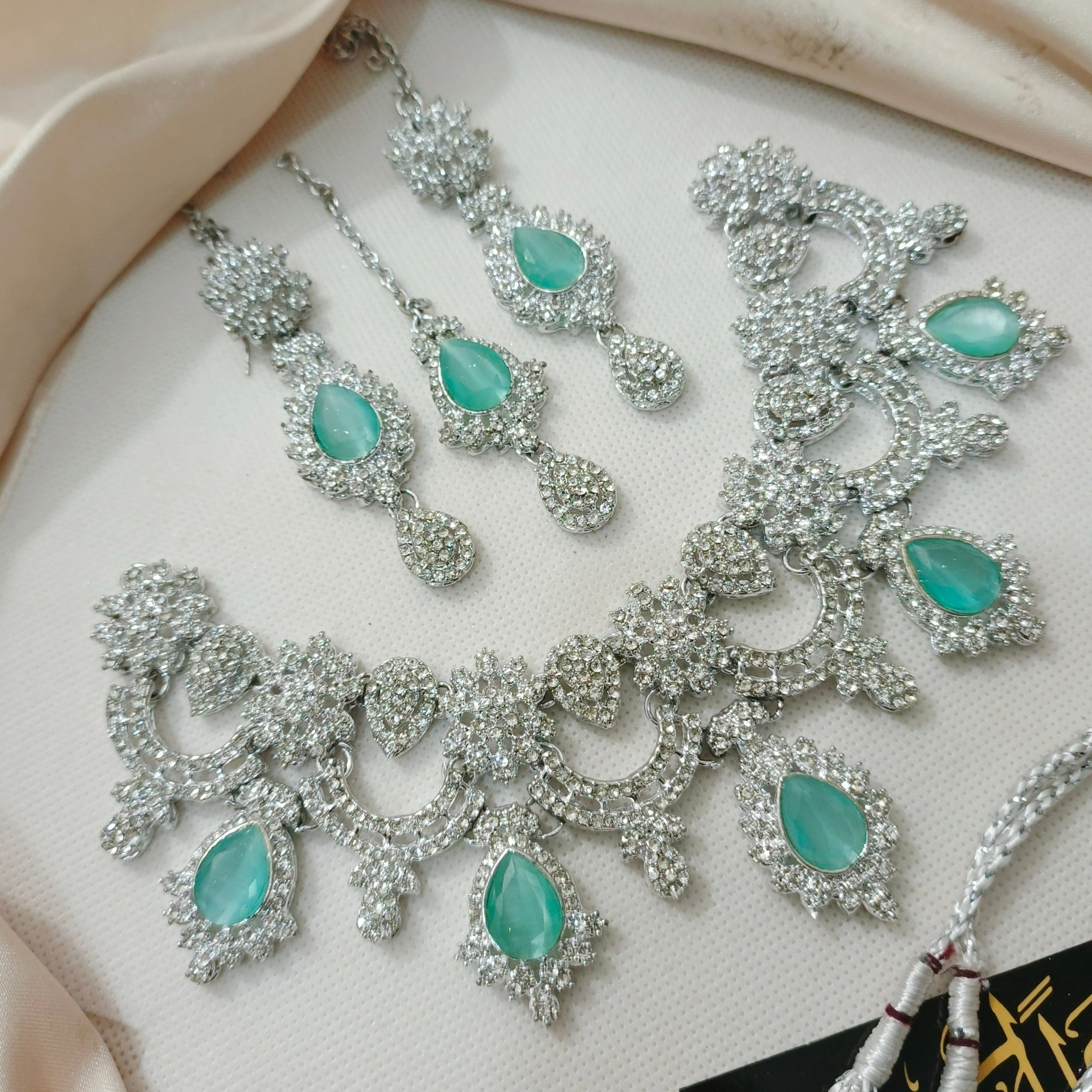 Necklace Set with earrings and teeka