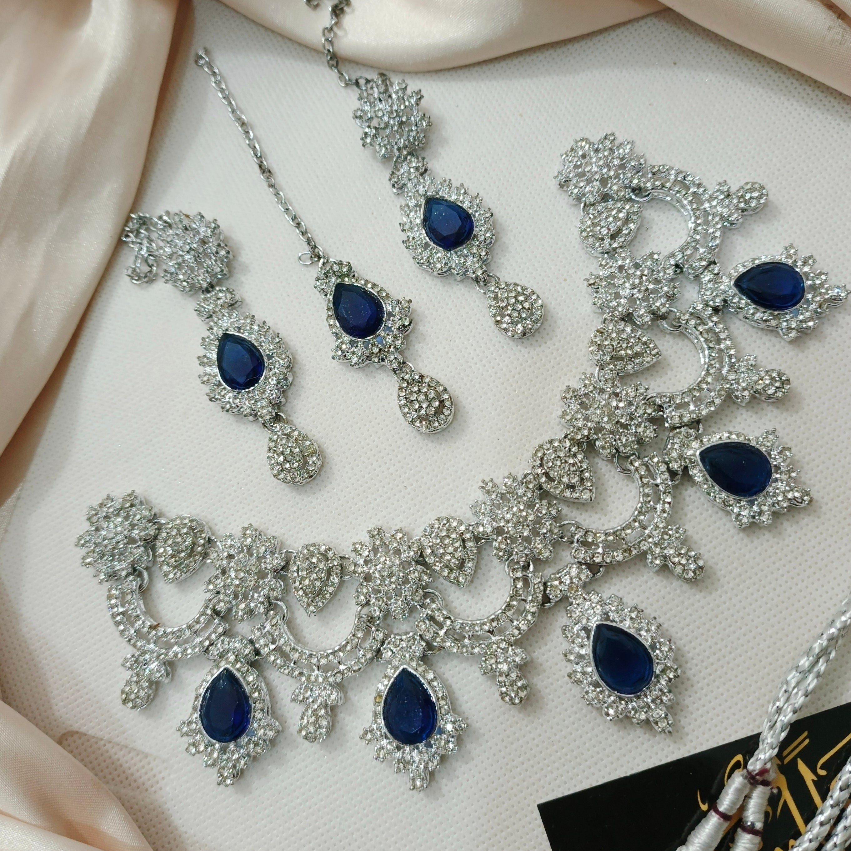Necklace Set with earrings and teeka