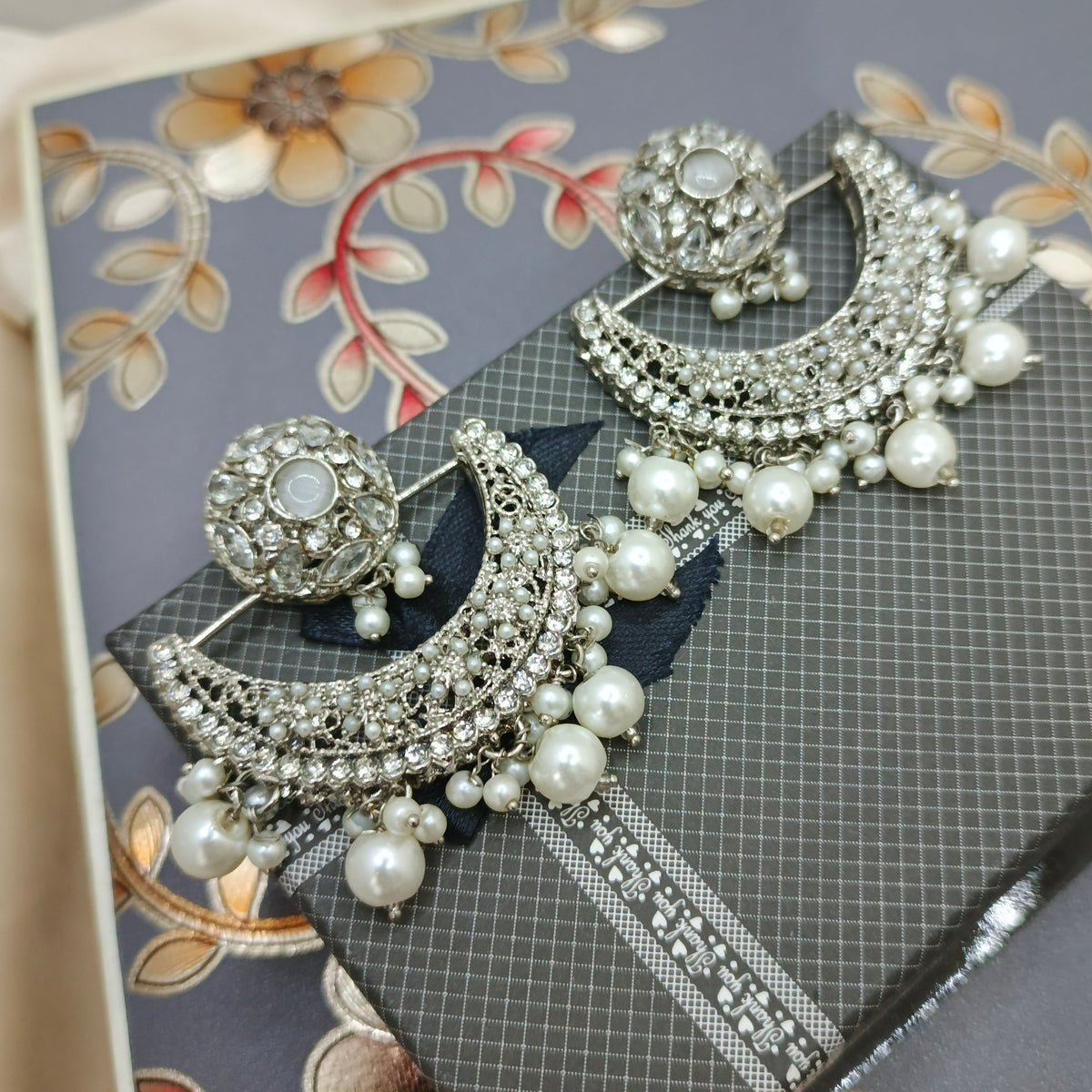 D shape Chand Bali