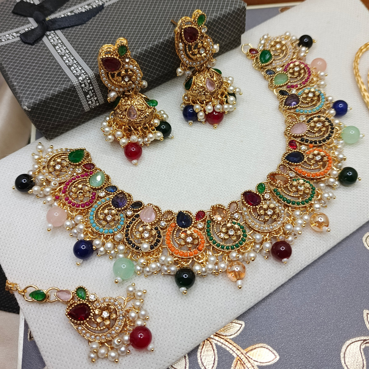 Round Necklace with Jhumka and Teeka