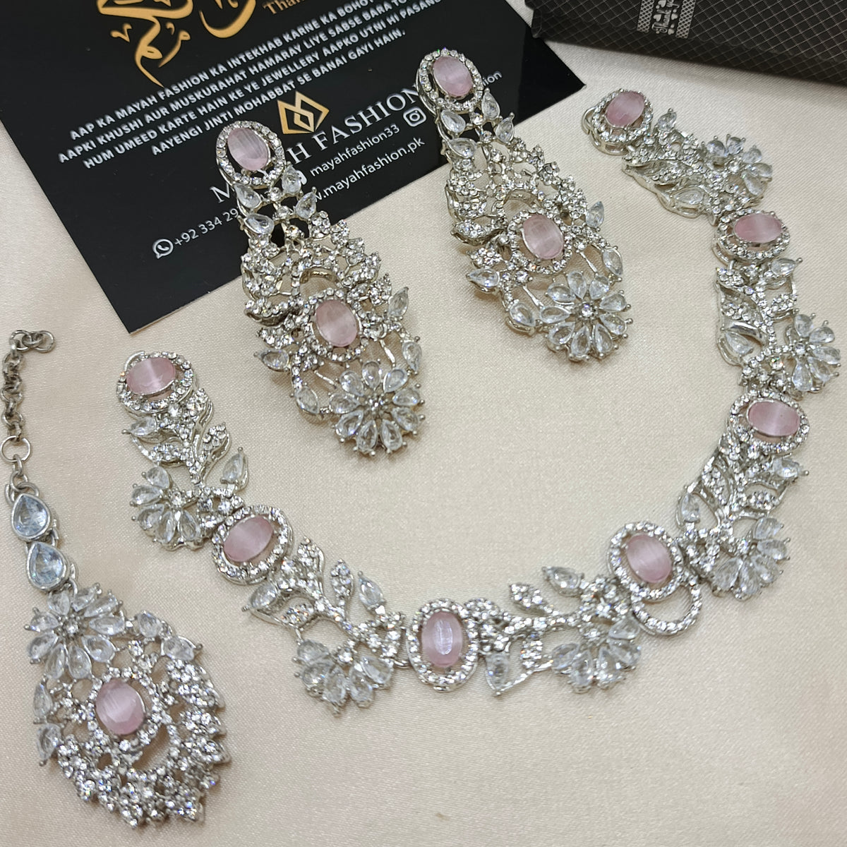 Elegant Jewellery Set with full zircon stones