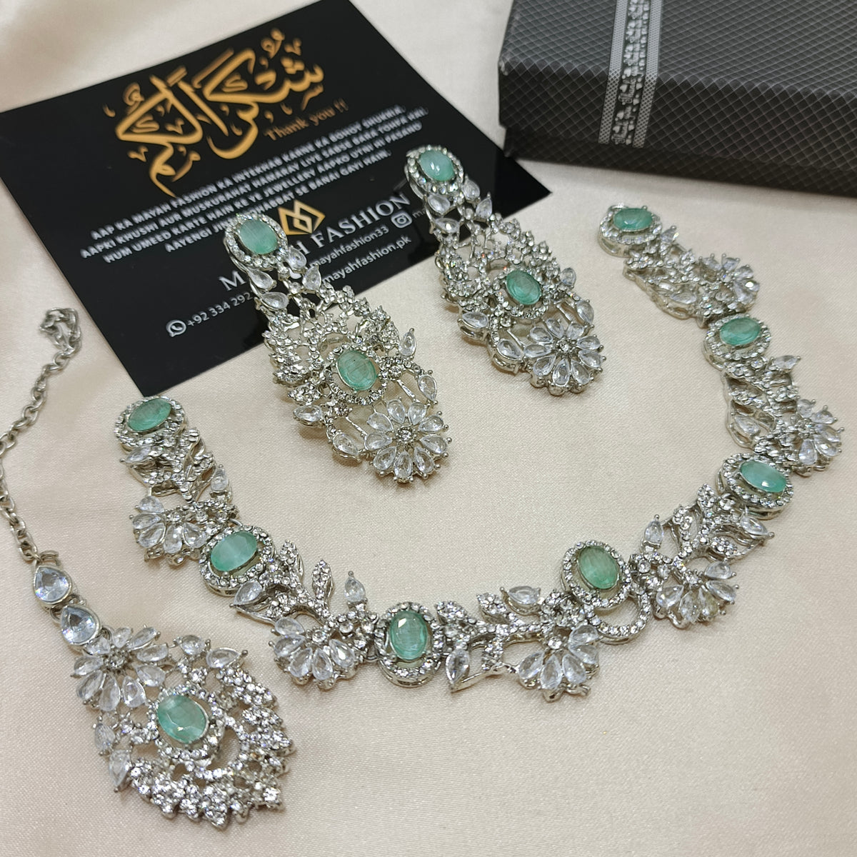 Elegant Jewellery Set with full zircon stones