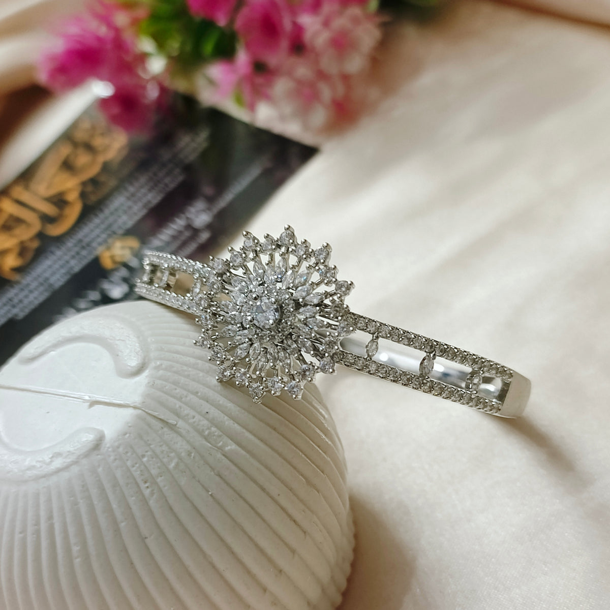 Openable zircon bracelet (silver)