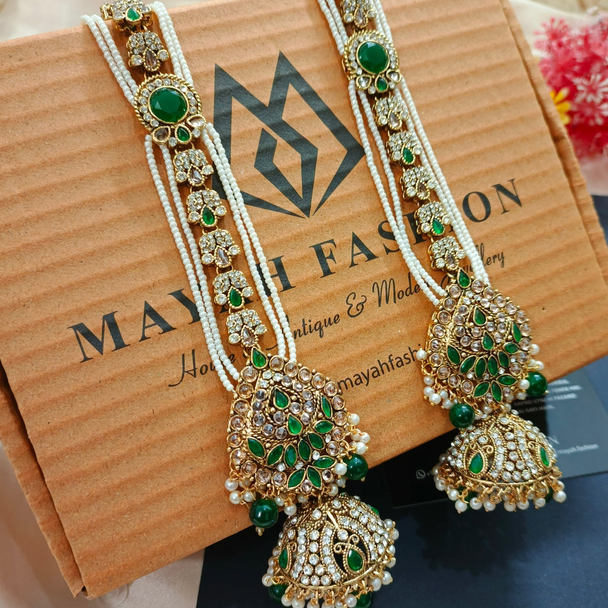 Jhumka with straight Sahare