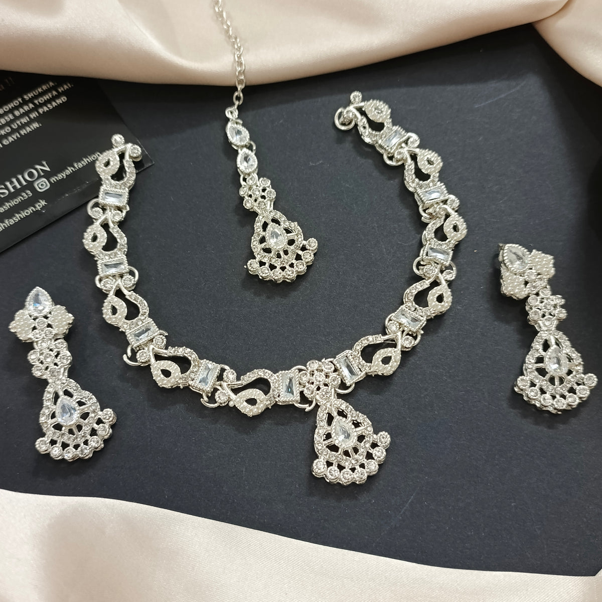 Slim & sleek jewellery Set