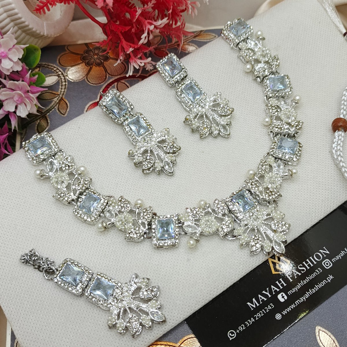 Bronchus Necklace Set with earrings and teeka ❣️