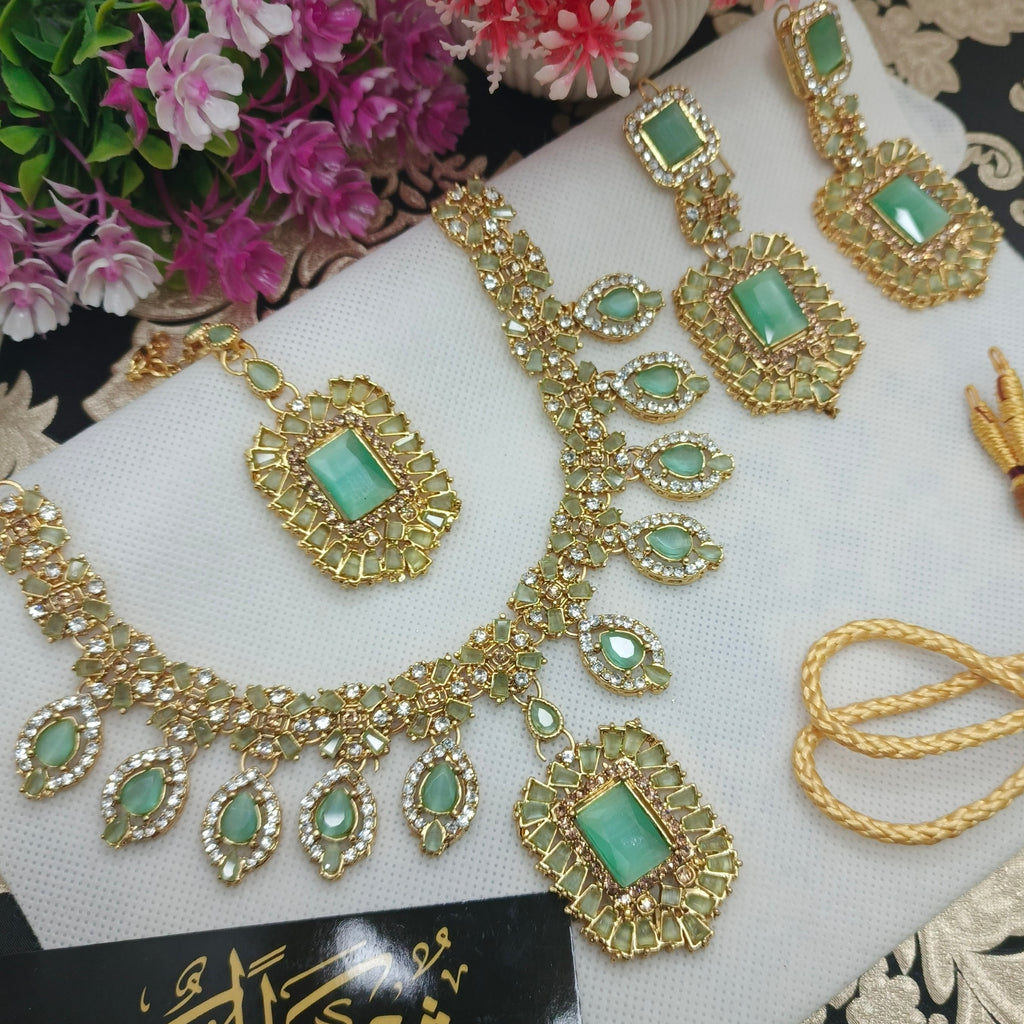 Necklace Set with pendant