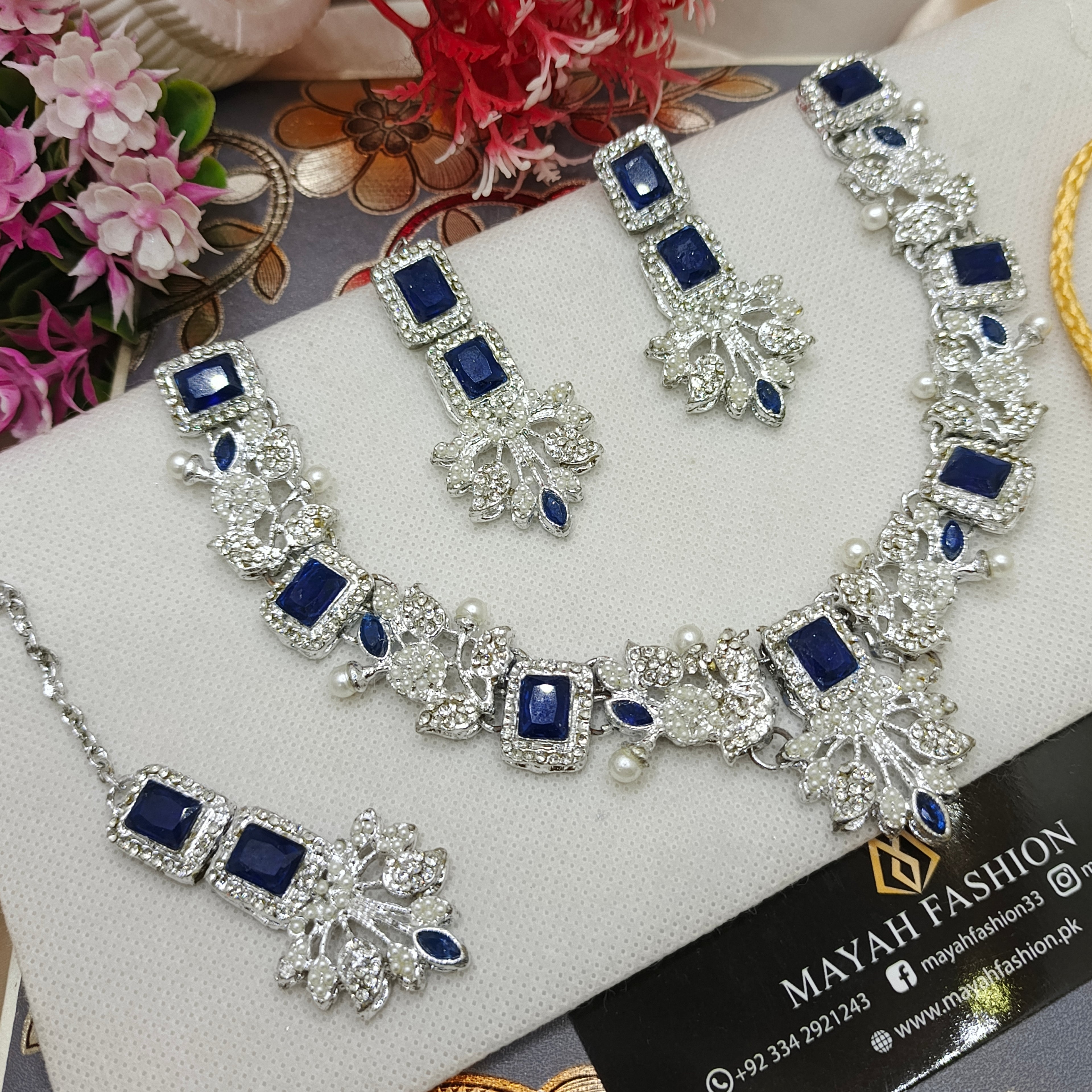 Necklace Set with earrings and teeka ❣️
