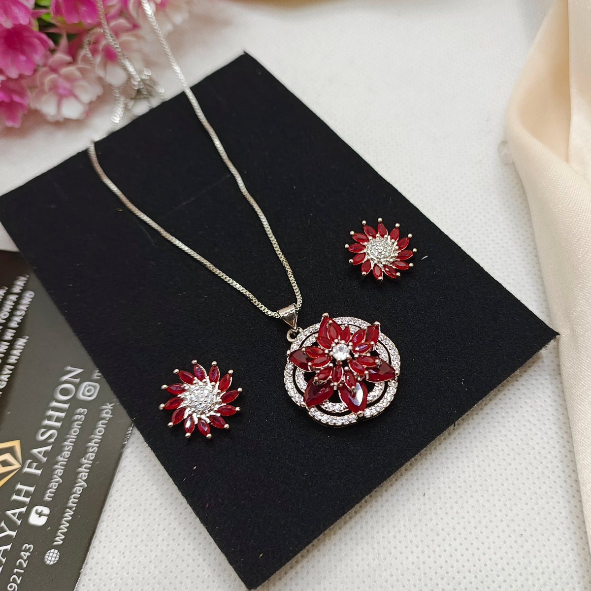 Dual Flower locket set