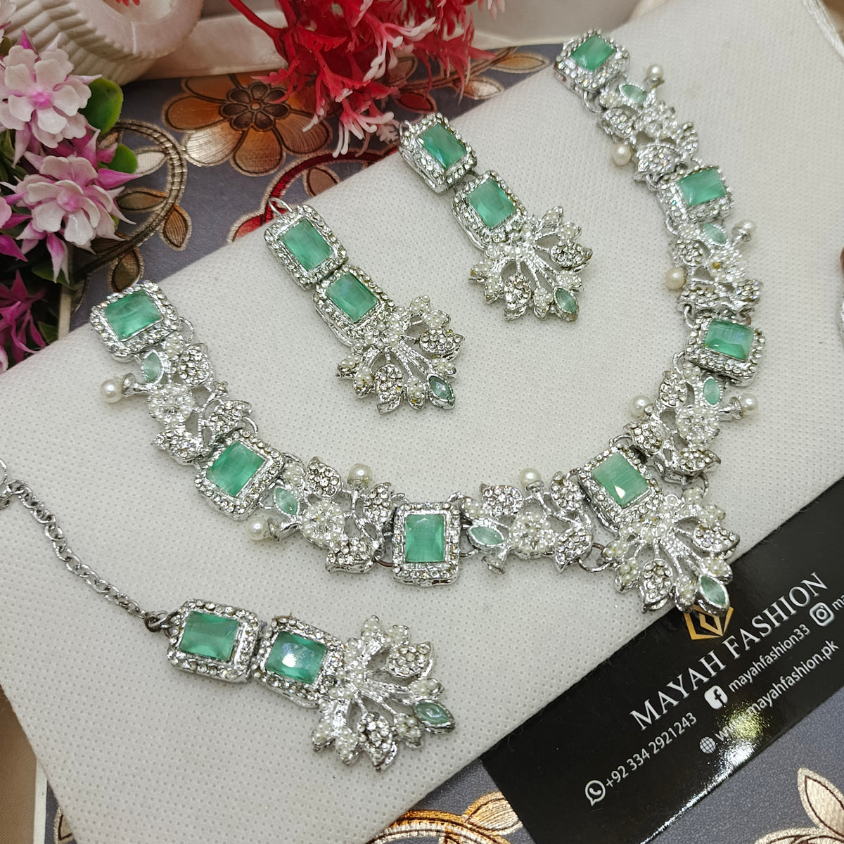 Bronchus Necklace Set with earrings and teeka ❣️