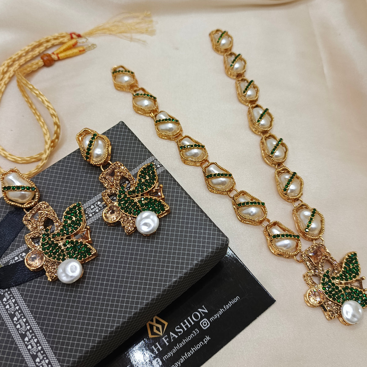 MotherPearls Necklace with earrings