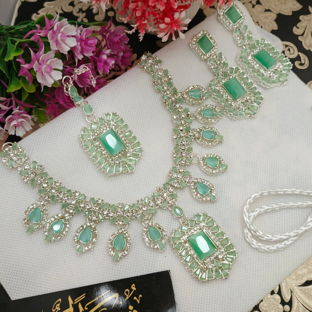 Necklace Set with pendant